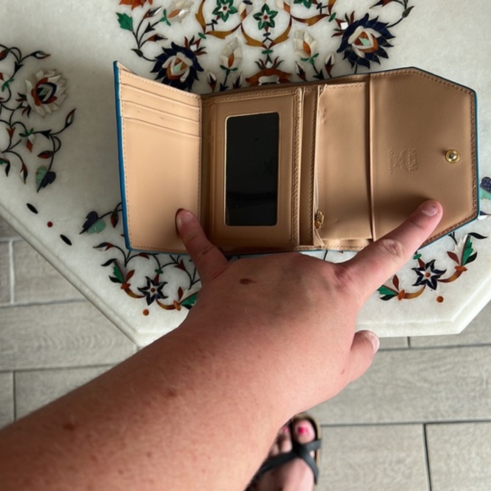 MCM Trifold‎ Wallet - Picture 4 of 6